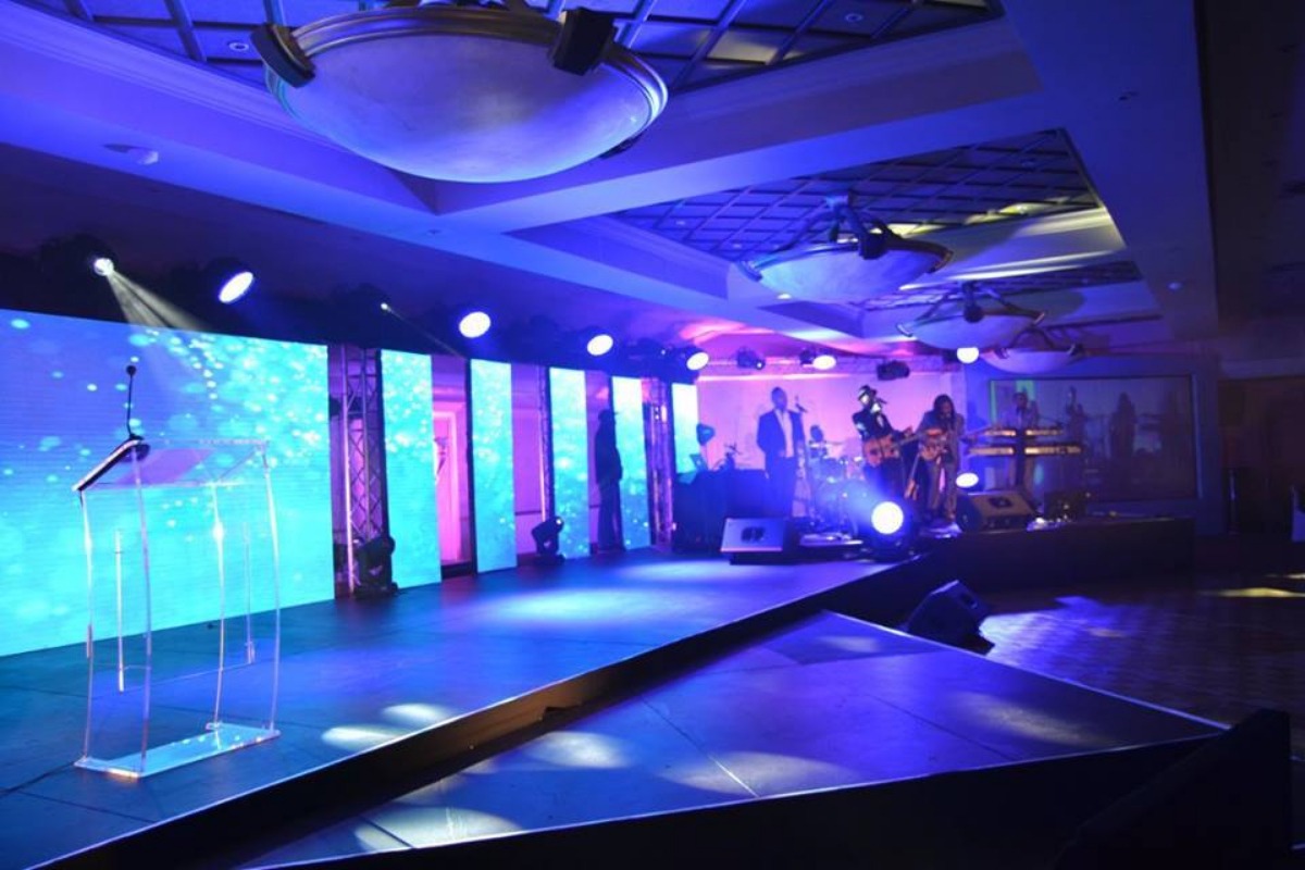 LED panel stage setup with live band and custom AV display – Cape Town event