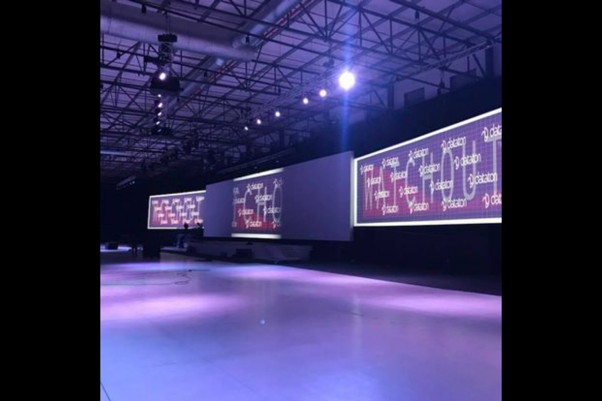 Corporate LED wall setup with smooth curved layout – Western Cape