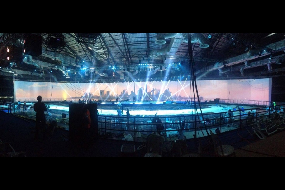 Circular lighting and concert rig – South Africa arena