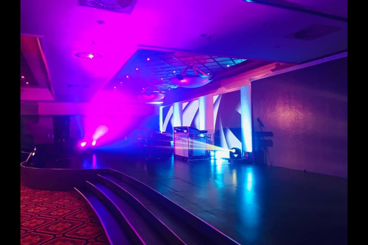 Scenic stage with projection wrap – Cape Town activation