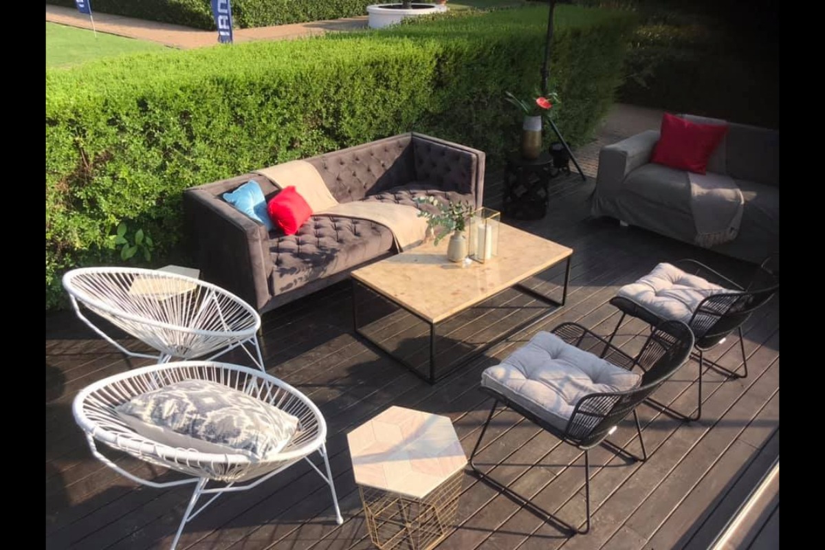 Contemporary outdoor lounge furniture with neutral tones