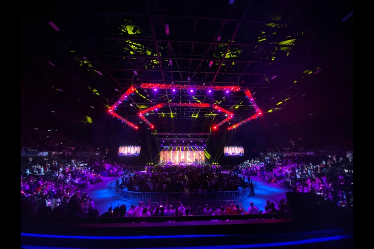 Indoor concert rig with hex lighting – South Africa