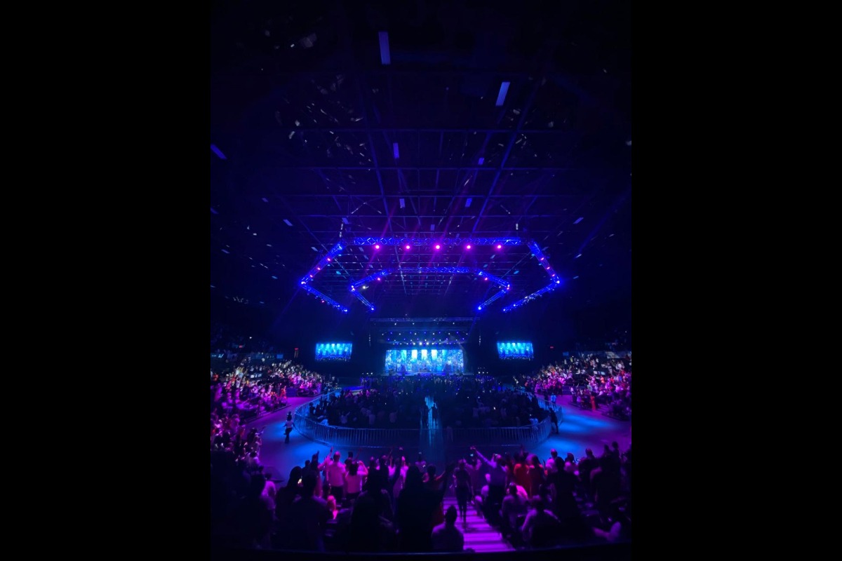 Large-scale arena event with full lighting rig – Cape Town